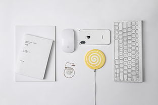 充电器、排插与电子产品 现代生活的三位一体